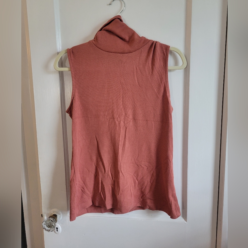 Banana Republic Sleevless Jersey Turtleneck size medium pinkish clay color